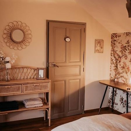 Maisonnette De Charme Les Jardins De Lou Boussac  Экстерьер фото