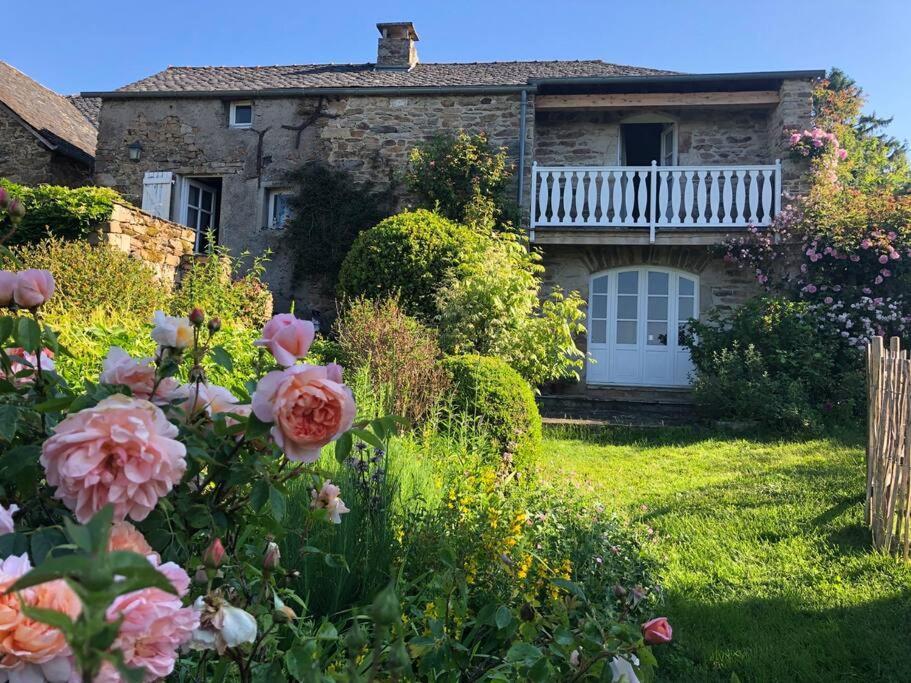 Maisonnette De Charme Les Jardins De Lou Boussac  Экстерьер фото
